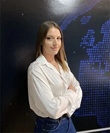 Elisa, Graphic Designer